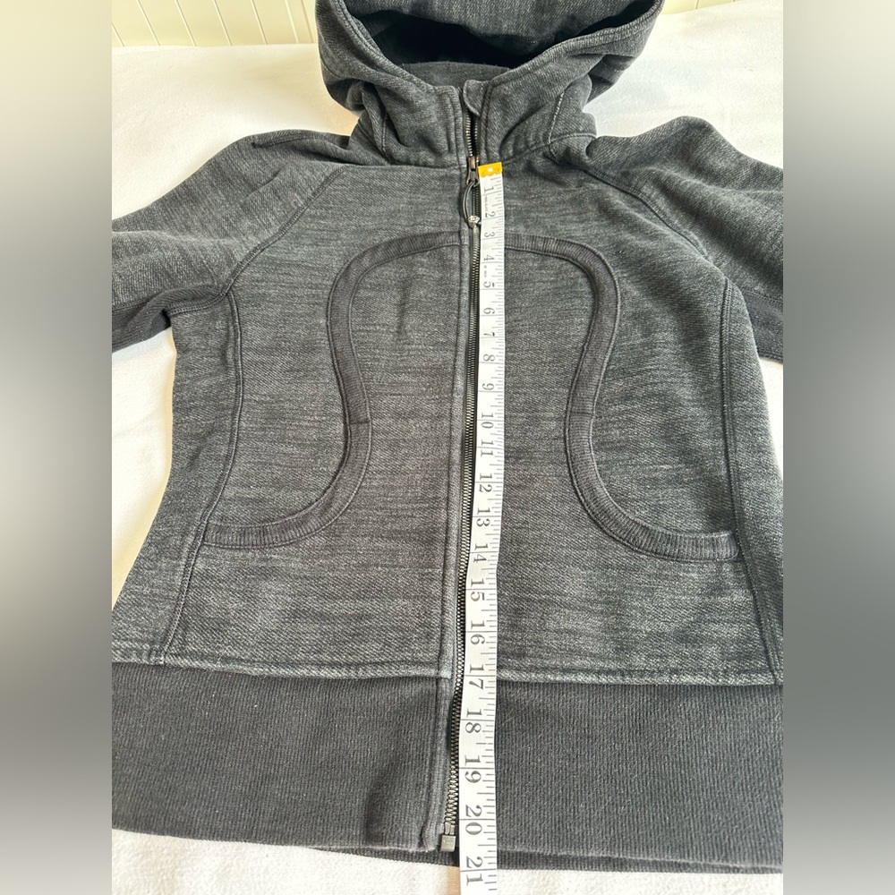 Lululemon dark grey/ black hoodie - Picture 5 of 9